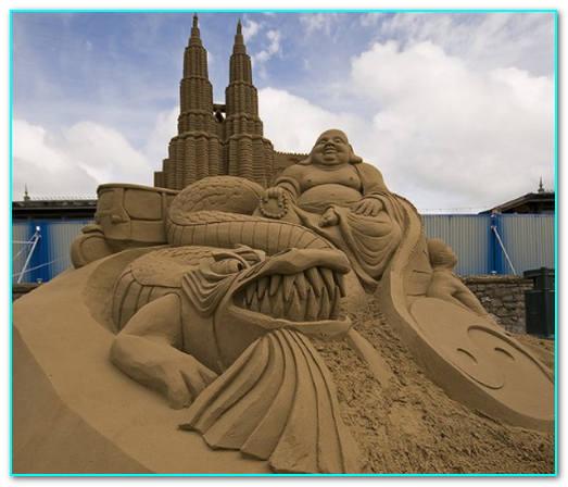 Замки из песка